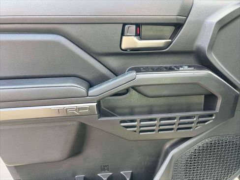 Certified 2025 Toyota Tacoma TRD Off-Road image 18