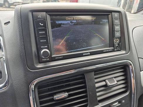 Used 2019 Dodge Grand Caravan GT FWD image 17