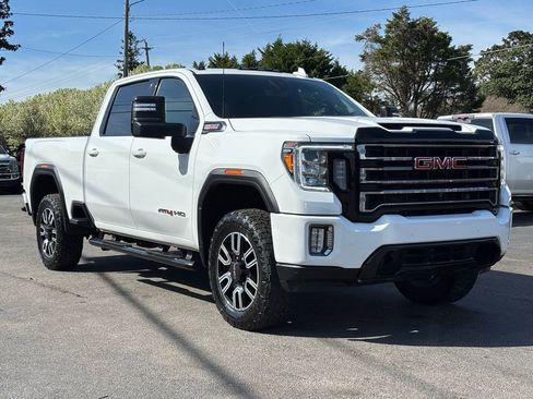 Used 2022 GMC Sierra 2500 AT4 w/ AT4 Premium Plus Package image 3