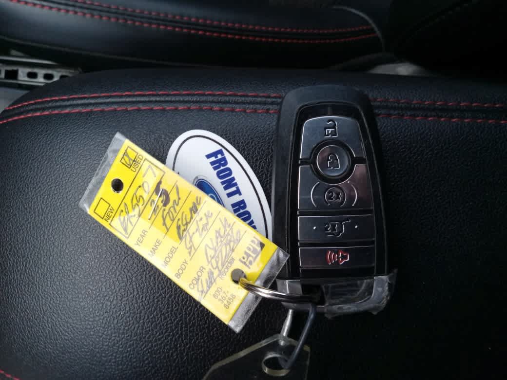 Used 2025 Ford Escape ST-Line Select AWD/4WD image 33