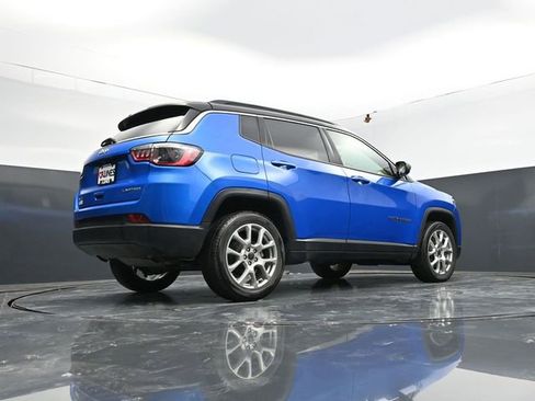 Used 2025 Jeep Compass Limited AWD/4WD image 57