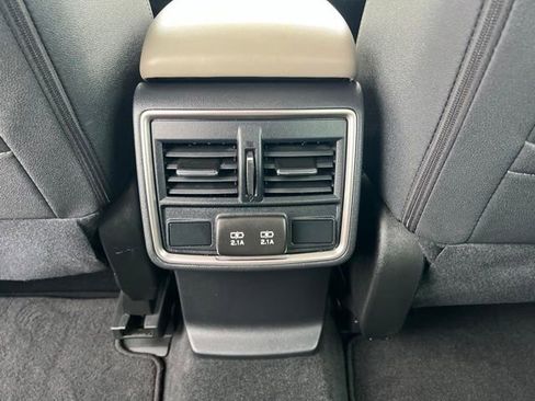 Used 2024 Subaru Forester Premium AWD/4WD image 9