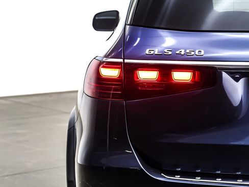 Certified 2025 Mercedes-Benz GLS 450 4MATIC image 16