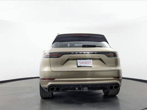 Used 2019 Porsche Cayenne Turbo w/ Premium Plus Package AWD/4WD image 7