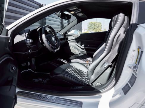 Used 2017 Ferrari 488 GTB image 36