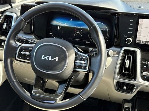 Used 2023 Kia Sorento SX image 13