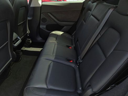 Used 2023 Tesla Model Y Long Range image 11