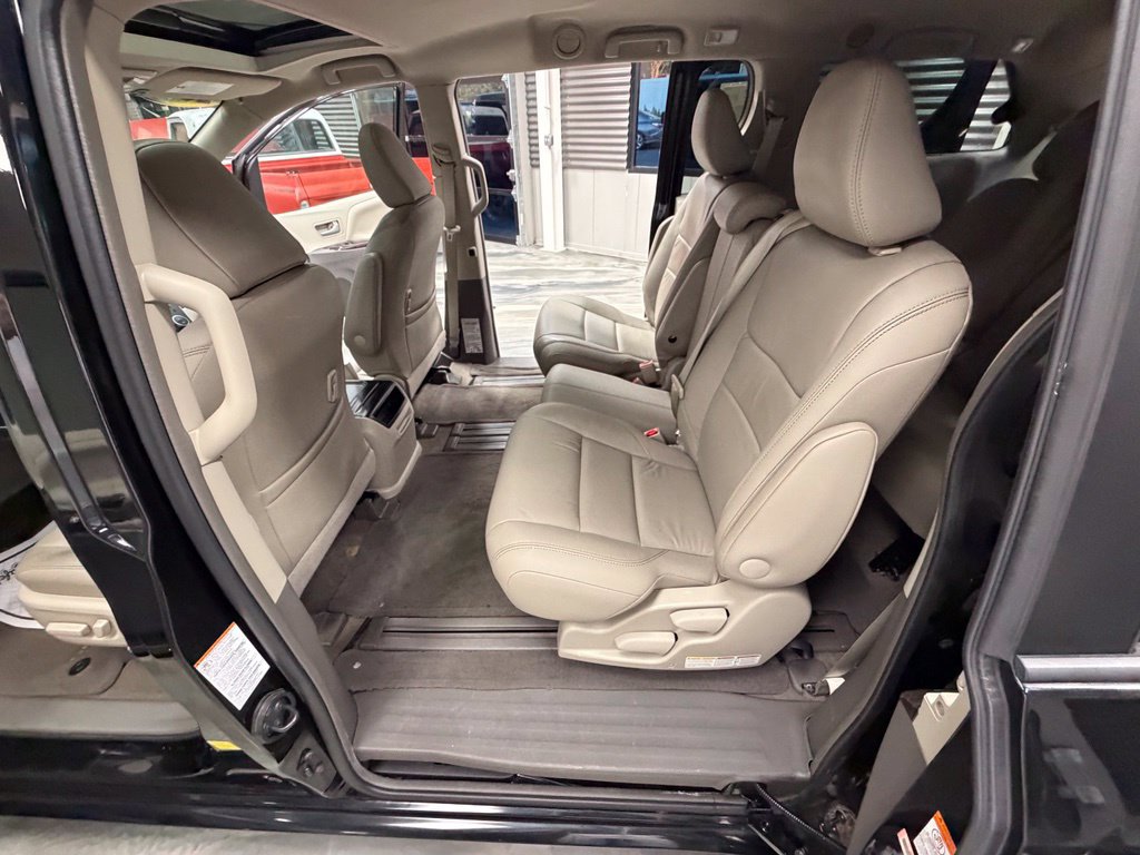 Used 2016 Toyota Sienna XLE w/ XLE Navigation Package FWD image 54