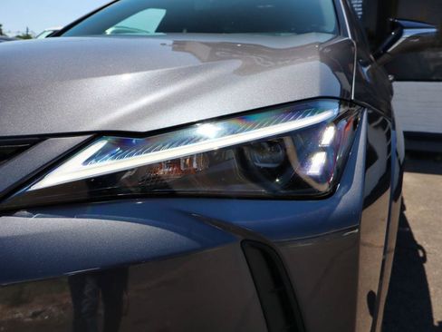 Used 2023 Lexus UX 250h AWD w/ Premium Package image 9