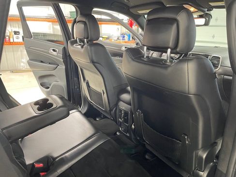 Used 2018 Jeep Grand Cherokee Altitude image 20