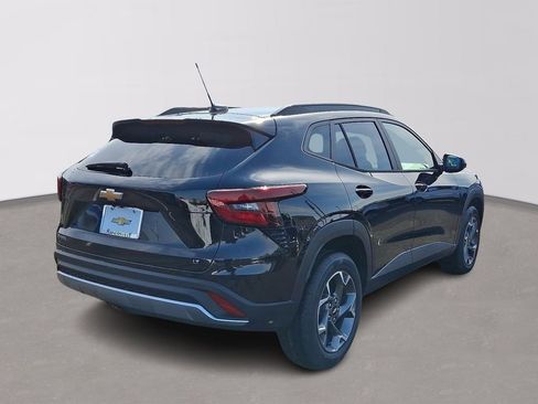 New 2026 Chevrolet Trax LT w/ Sunroof Package image 4