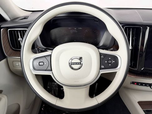 Used 2021 Volvo XC60 T5 Momentum w/ Premium Package AWD/4WD image 55