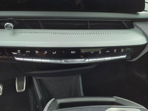 New 2025 Cadillac Optiq Sport 1 image 32