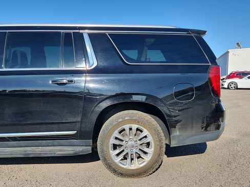 Used 2021 GMC Yukon XL SLT image 9