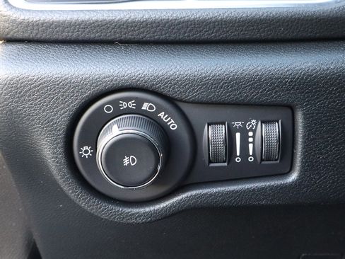 New 2026 Chrysler Pacifica Limited w/ S Appearance Package image 12