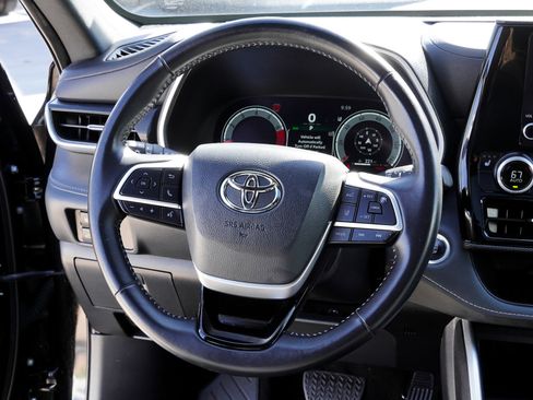 Used 2025 Toyota Highlander XSE AWD/4WD image 35