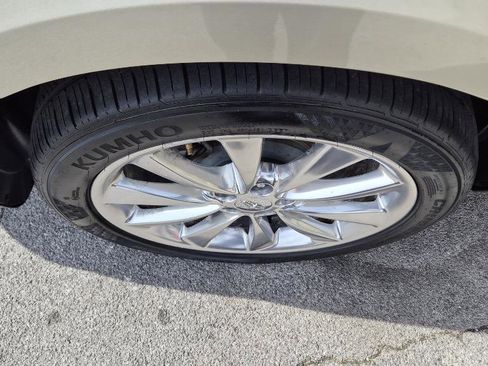 Used 2011 Lincoln MKT AWD w/ 201A Rapid Spec Order Code image 7