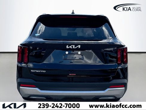 New 2026 Kia Sorento S image 4
