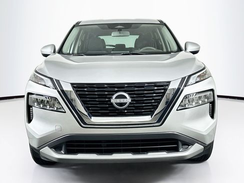 Used 2023 Nissan Rogue SV FWD image 2