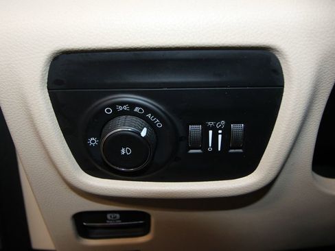 Used 2021 Jeep Grand Cherokee L Limited image 10