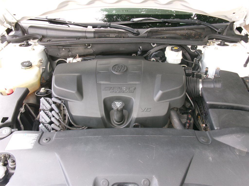 Used 2007 Buick Lucerne CXL w/ Luxury Package FWD image 43
