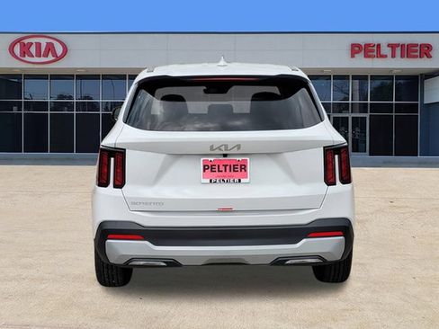 New 2026 Kia Sorento LX FWD image 4