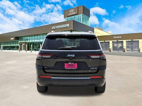 Used 2023 Jeep Grand Cherokee L Limited RWD image 7