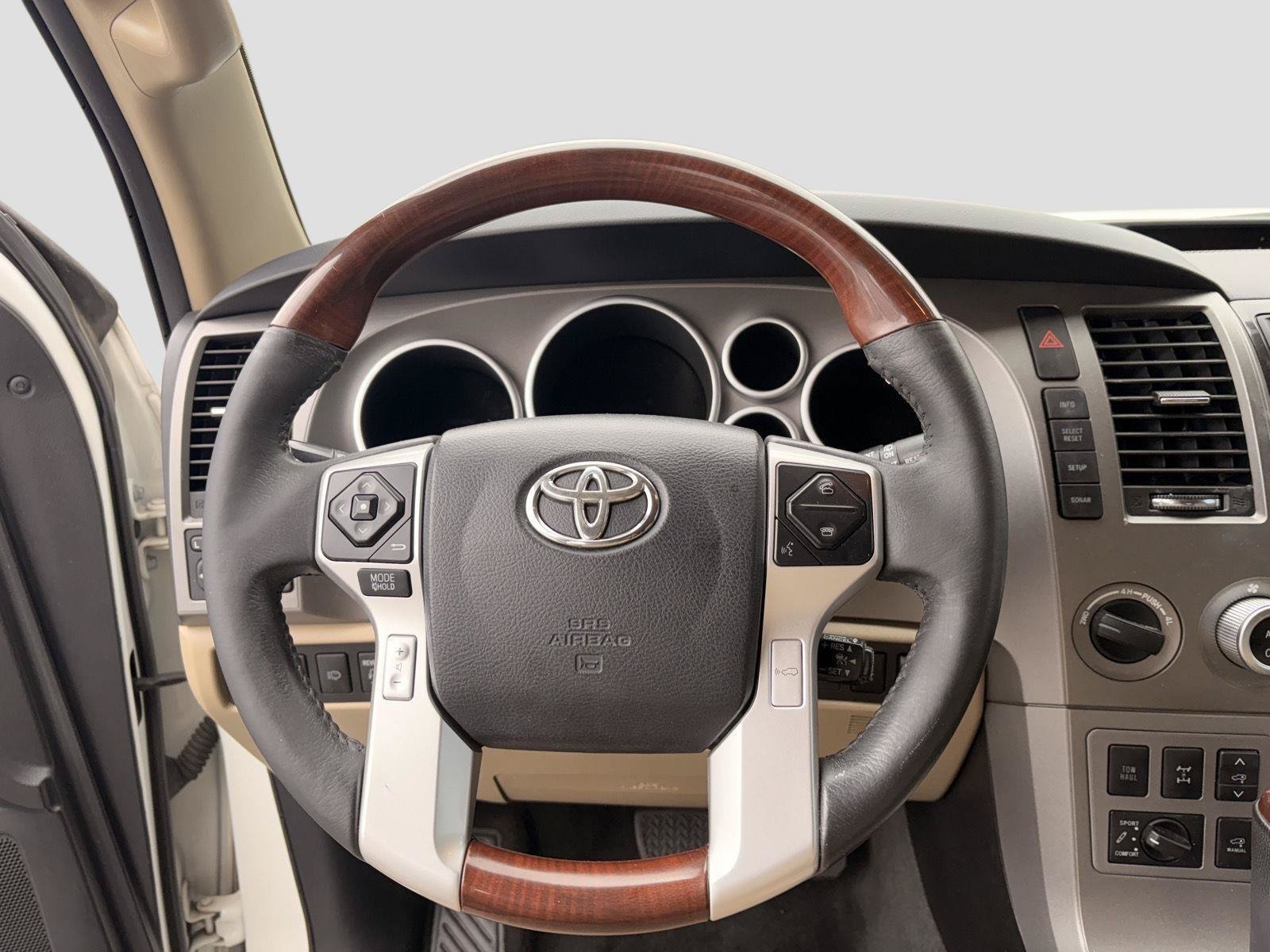 Used 2016 Toyota Sequoia Platinum AWD/4WD image 14