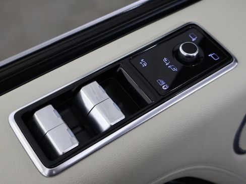 Used 2020 Land Rover Range Rover HSE image 42