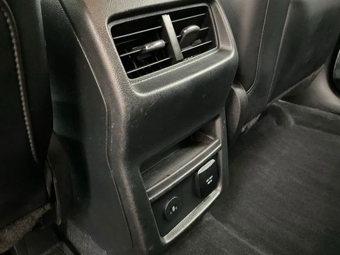 Used 2024 Ford Edge ST-Line image 19