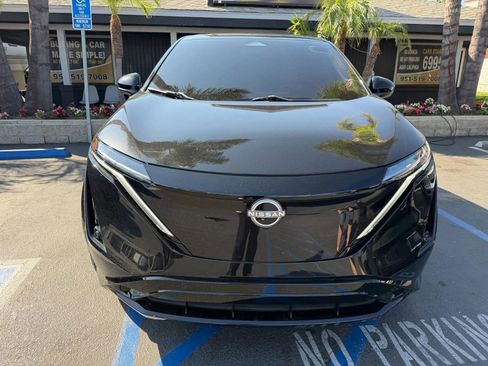 Used 2025 Nissan Ariya AWD image 2