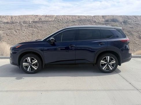 Certified 2025 Nissan Rogue SL w/ SL Premium Package image 5