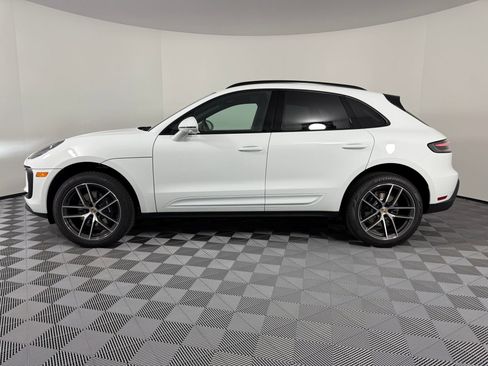 New 2026 Porsche Macan image 2