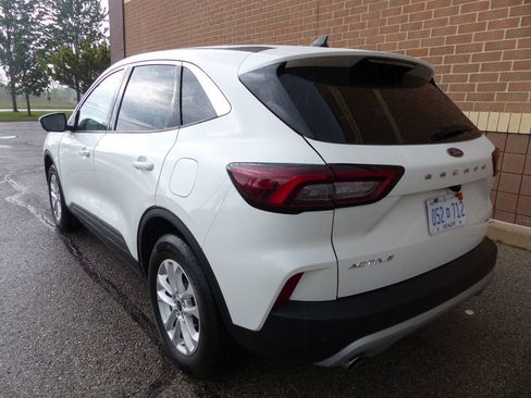 Used 2023 Ford Escape Active w/ Tech Pack #2 AWD/4WD image 8