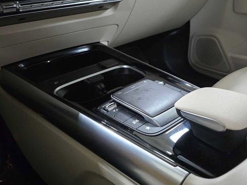 Certified 2022 Mercedes-Benz GLA 250 4MATIC image 32