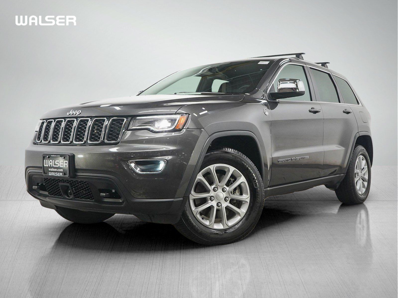 Used 2021 Jeep Grand Cherokee Laredo AWD/4WD image 1