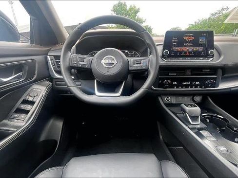 Used 2023 Nissan Rogue SV w/ SV Premium B Package FWD image 6