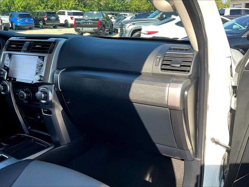 Used 2020 Toyota 4Runner SR5 Premium RWD image 17