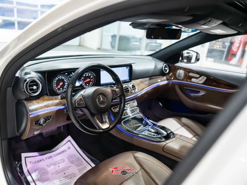 Used 2017 Mercedes-Benz E 300 4MATIC image 13