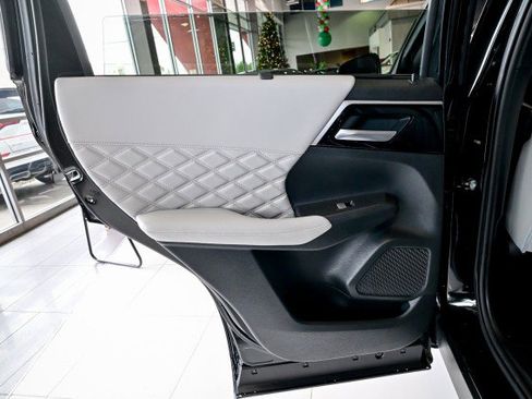 Used 2024 Mitsubishi Outlander SEL Black Edition image 21