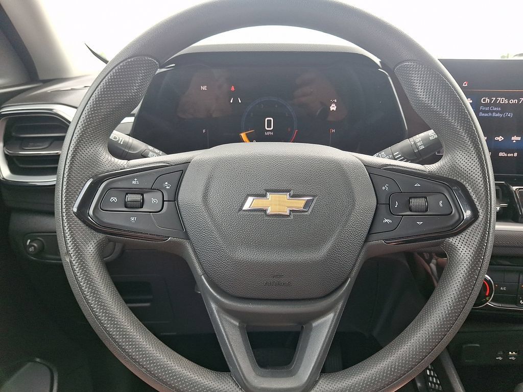 Used 2024 Chevrolet TrailBlazer LT AWD/4WD image 19