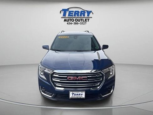 Used 2022 GMC Terrain SLT w/ Tech Package image 2