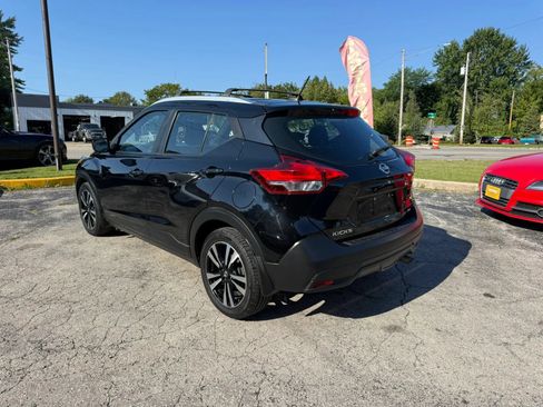 Used 2018 Nissan Kicks SV w/ Exterior Package FWD image 3