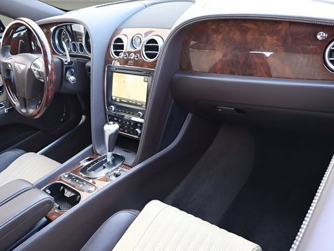 Certified 2018 Bentley Flying Spur S V8 AWD/4WD image 2