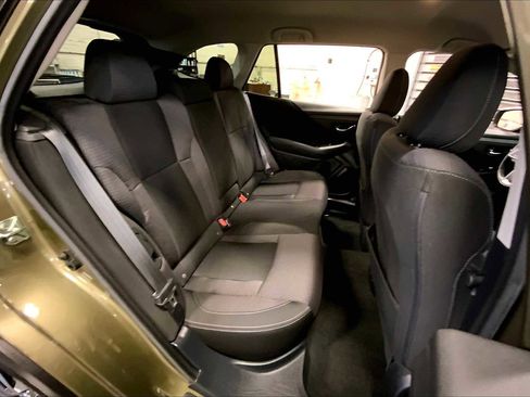 Used 2020 Subaru Outback Premium image 18