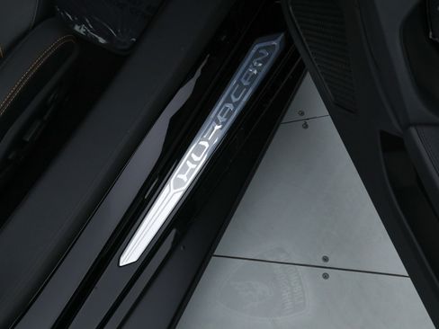Used 2024 Lamborghini Huracan EVO image 21