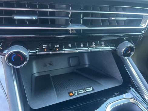 New 2026 Chevrolet Traverse LT w/ Midnight/Sport Edition FWD image 25