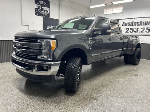 Used 2017 Ford F350 Lariat w/ Lariat Value Package image 3