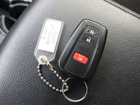 Used 2024 Toyota 4Runner TRD Off-Road image 31