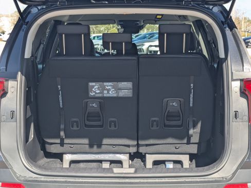 New 2026 Kia Carnival LXS image 13
